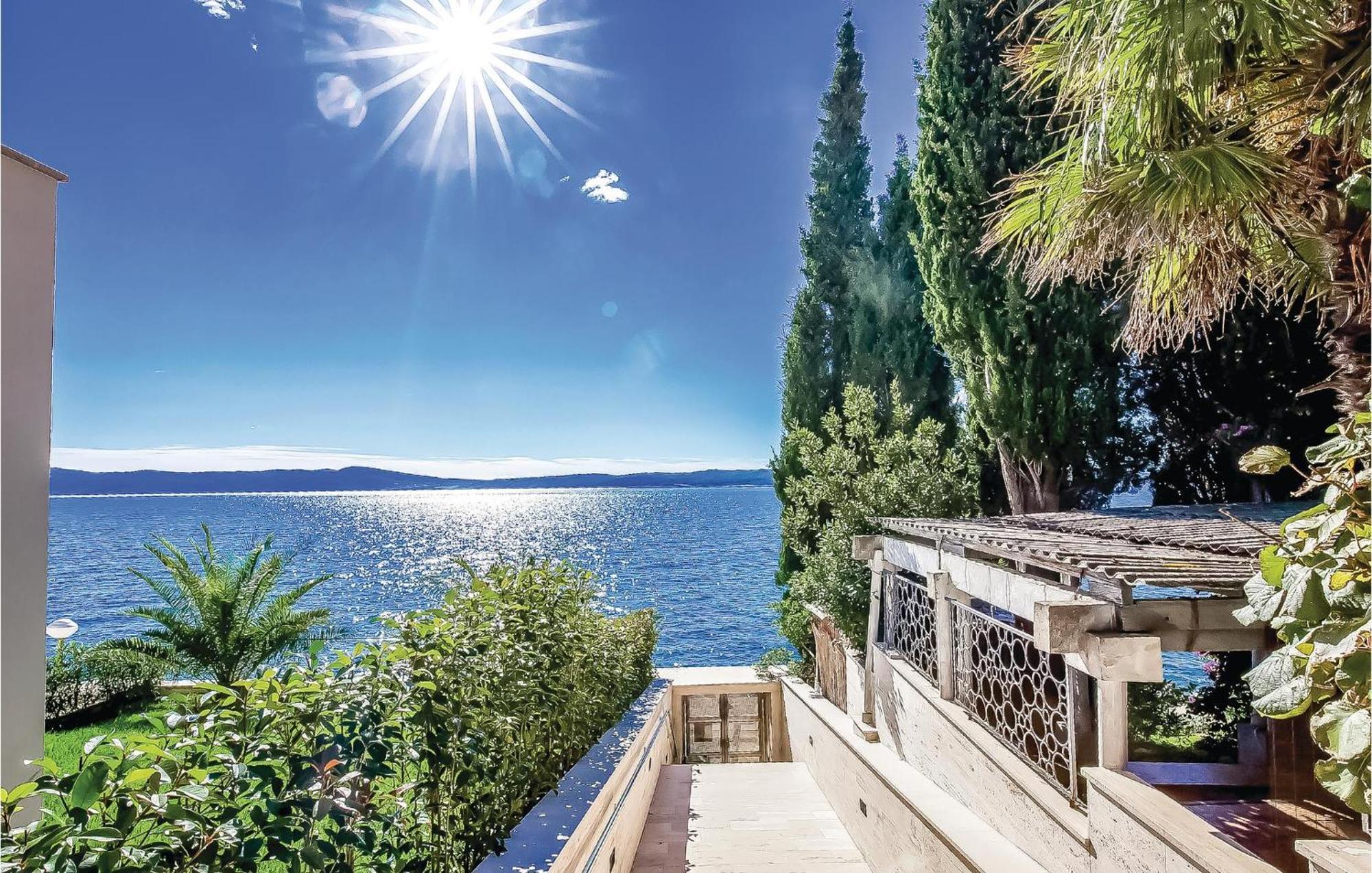 Amazing apartment in Crikvenica with 2 Bedrooms, WiFi&Indoor swimming pool Buitenkant foto