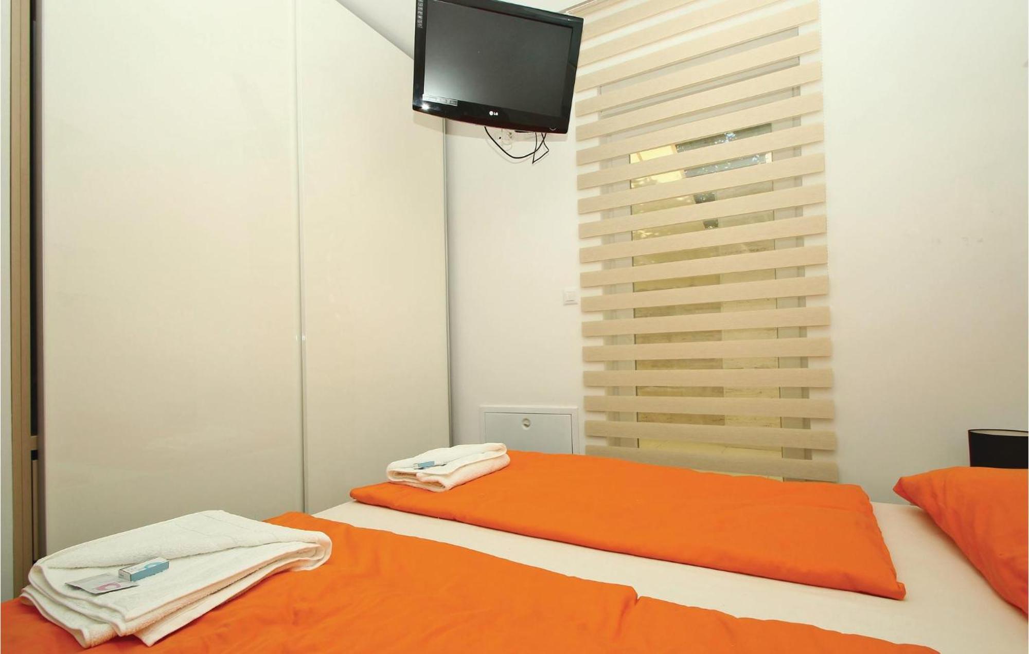 Amazing apartment in Crikvenica with 2 Bedrooms, WiFi&Indoor swimming pool Buitenkant foto