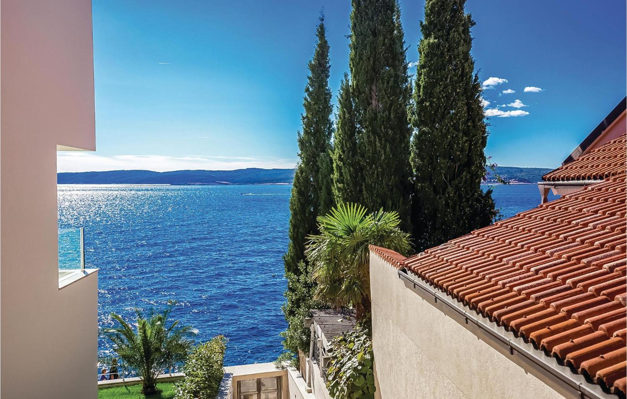 Amazing apartment in Crikvenica with 2 Bedrooms, WiFi&Indoor swimming pool Buitenkant foto
