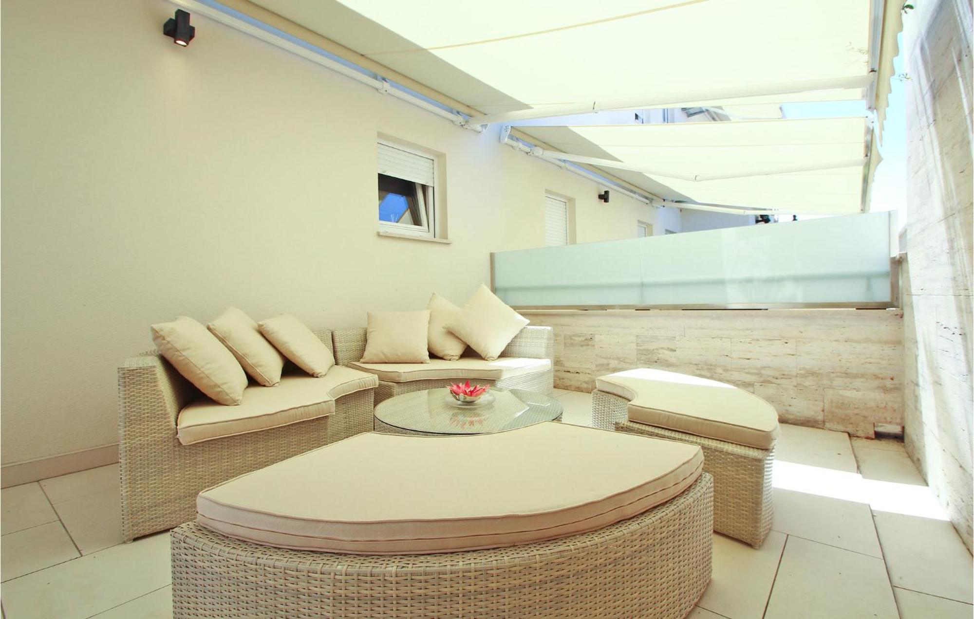 Amazing apartment in Crikvenica with 2 Bedrooms, WiFi&Indoor swimming pool Buitenkant foto