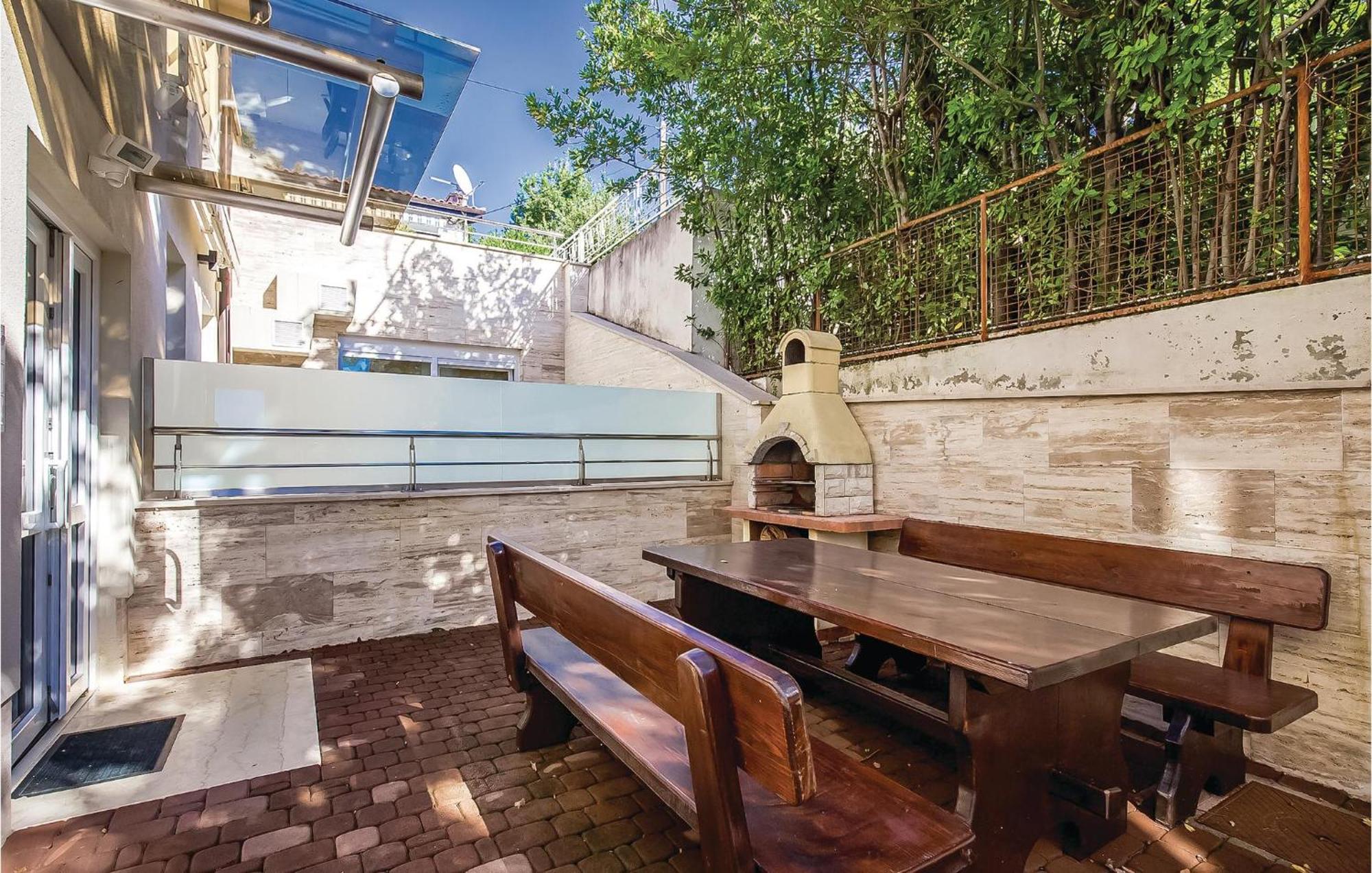 Amazing apartment in Crikvenica with 2 Bedrooms, WiFi&Indoor swimming pool Buitenkant foto