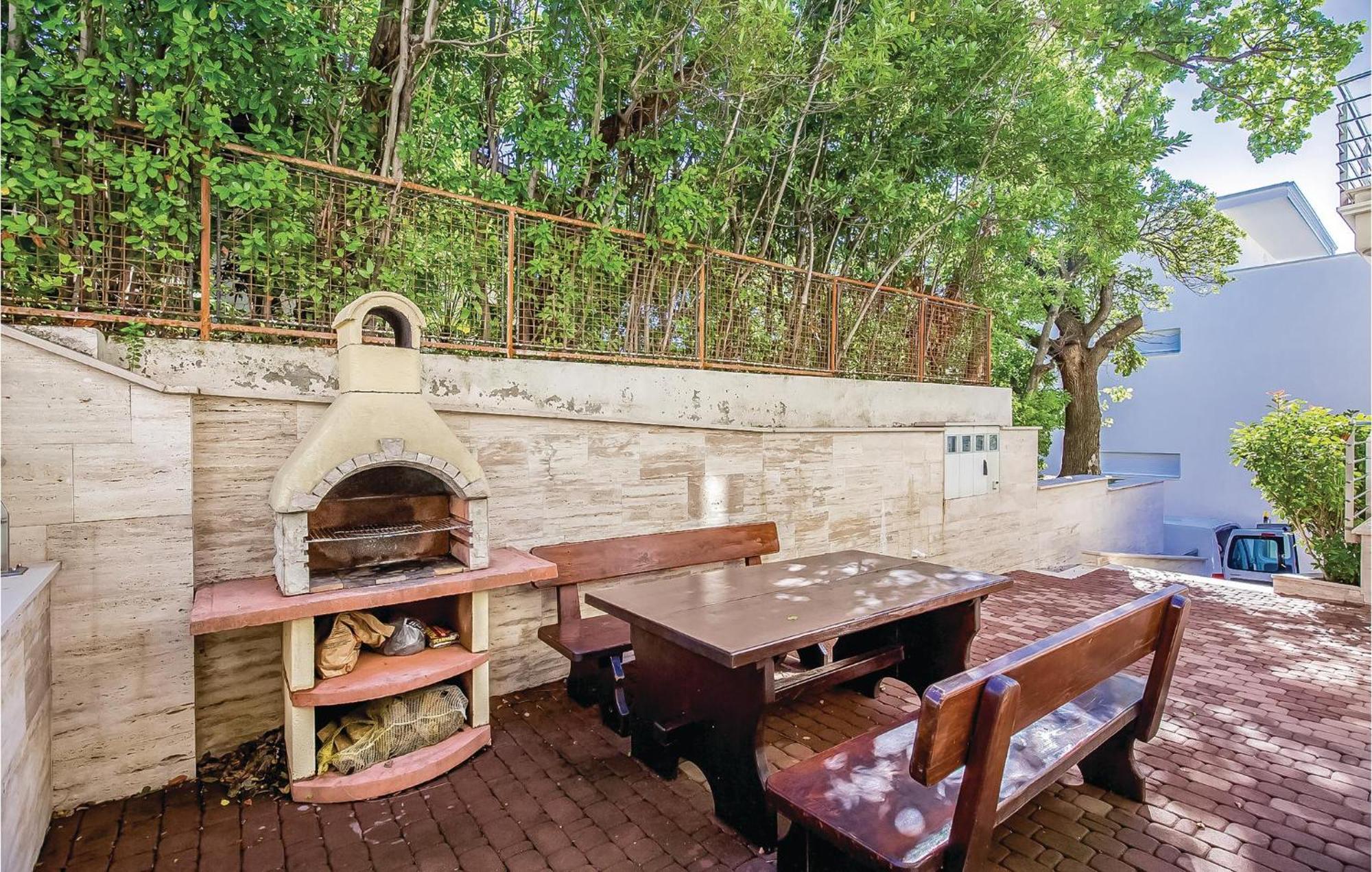 Amazing apartment in Crikvenica with 2 Bedrooms, WiFi&Indoor swimming pool Buitenkant foto